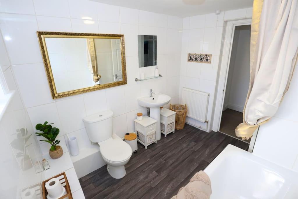 New Sunset Square Eastbourne 2 Bed Apartment, Long Stay Welcome מראה חיצוני תמונה