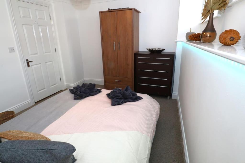 New Sunset Square Eastbourne 2 Bed Apartment, Long Stay Welcome מראה חיצוני תמונה