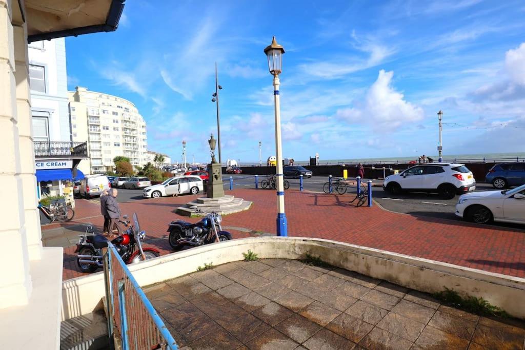 New Sunset Square Eastbourne 2 Bed Apartment, Long Stay Welcome מראה חיצוני תמונה
