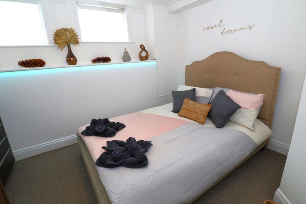 New Sunset Square Eastbourne 2 Bed Apartment, Long Stay Welcome מראה חיצוני תמונה